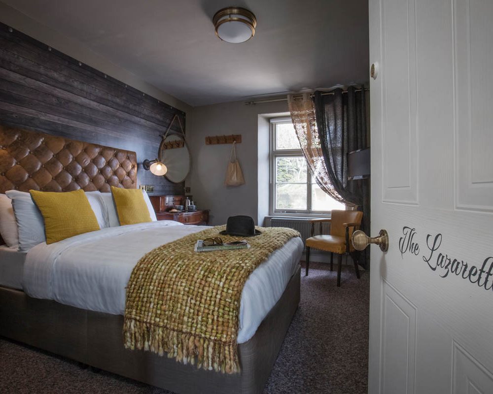 Mariner Double Lazarette (3) Mariner Double Lazarette (3)